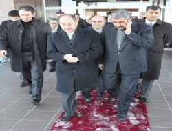 Akdağ'dan yabancı doktor değerlendirmesi